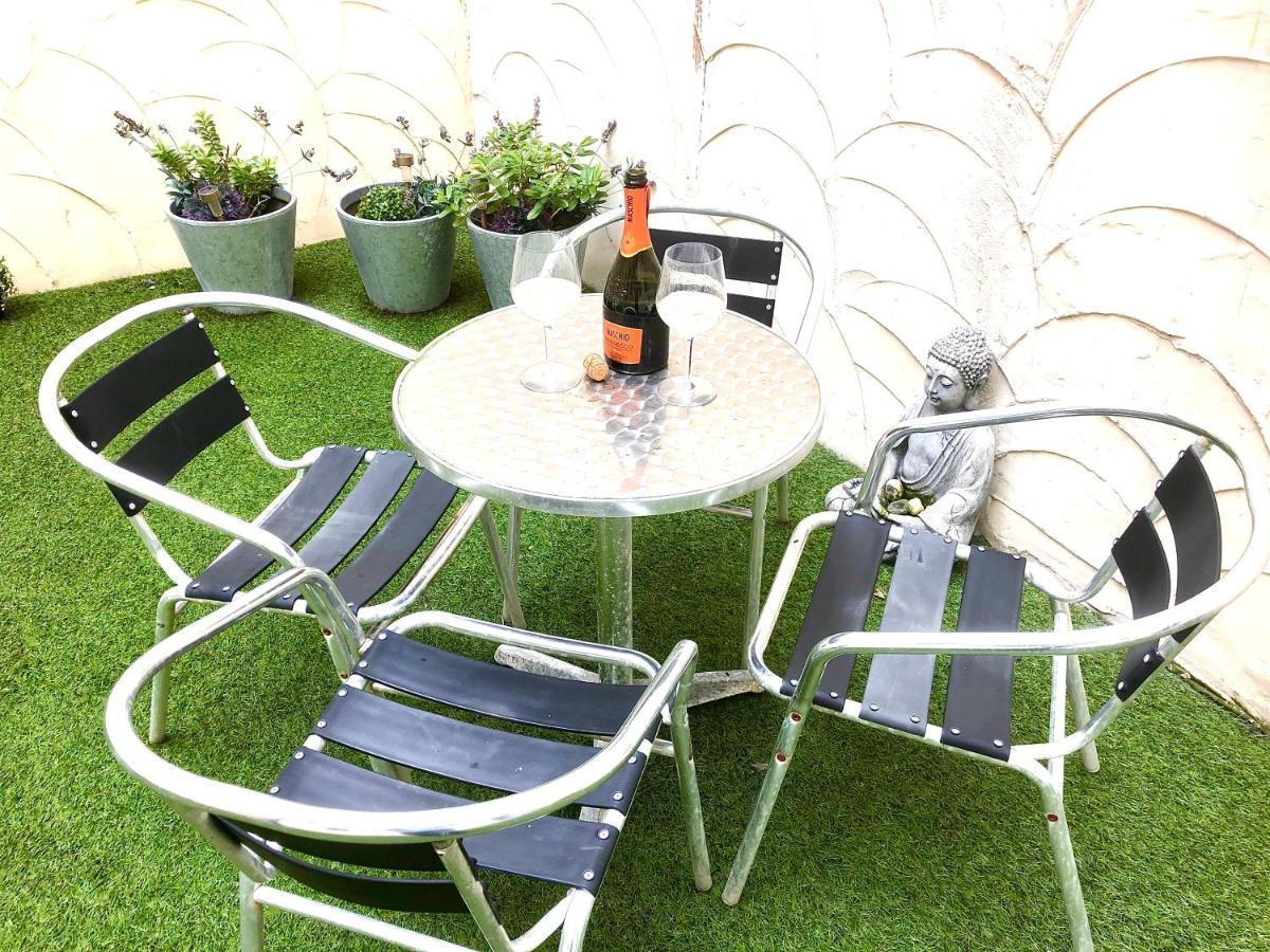 *Beachfront*- stylish, spacious +private courtyard Brighton Exterior foto