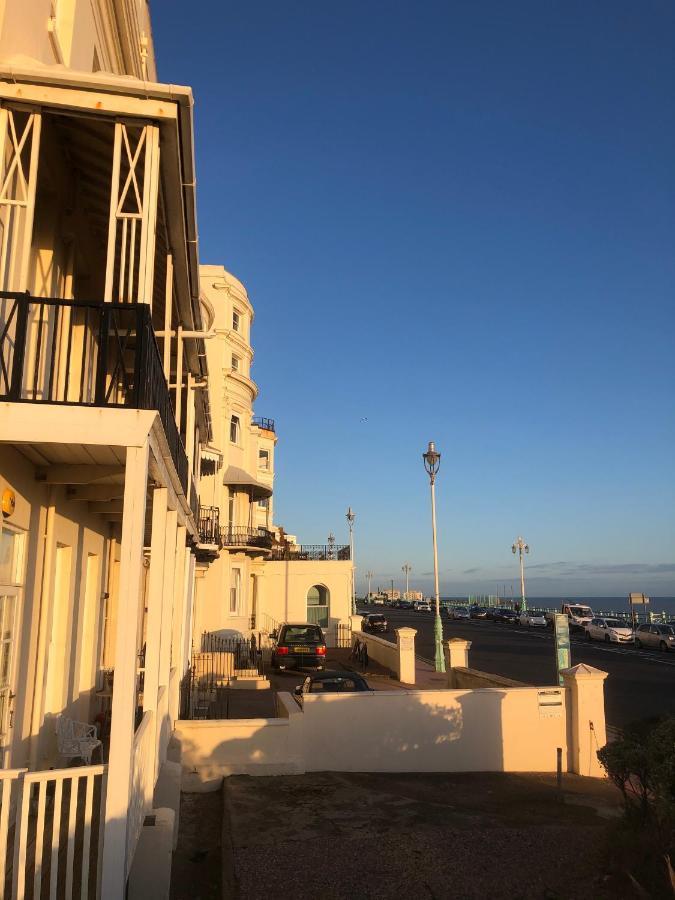 *Beachfront*- stylish, spacious +private courtyard Brighton Exterior foto