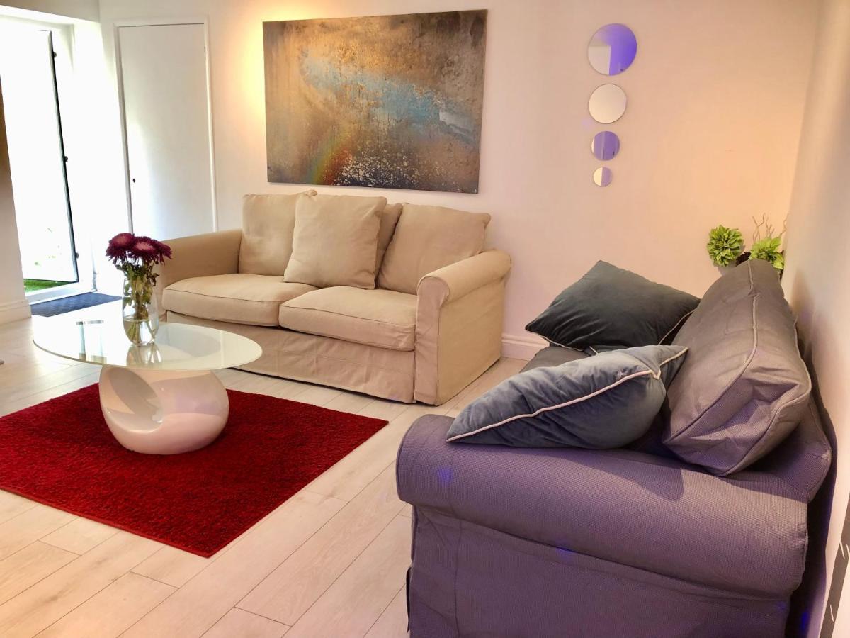 *Beachfront*- stylish, spacious +private courtyard Brighton Exterior foto