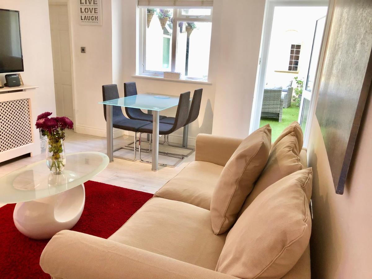 *Beachfront*- stylish, spacious +private courtyard Brighton Exterior foto